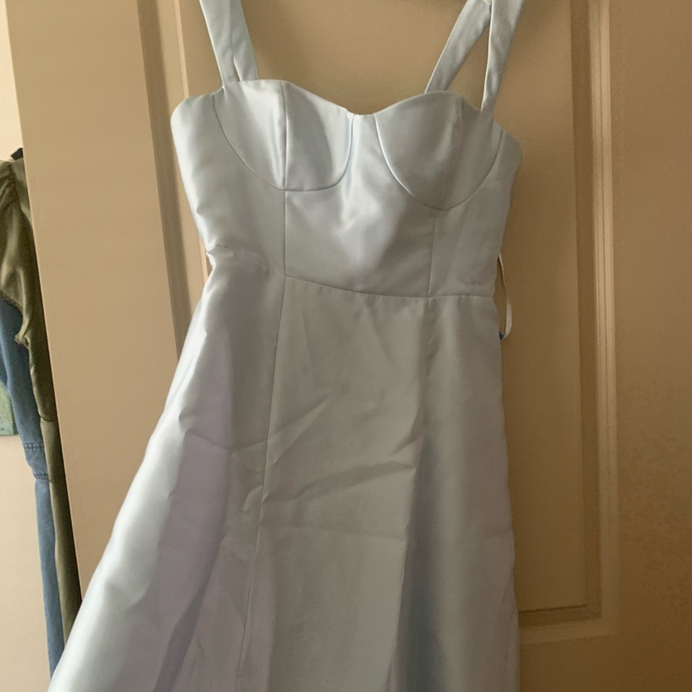 Elegant Blue Evening Gown - Picture 5 of 10